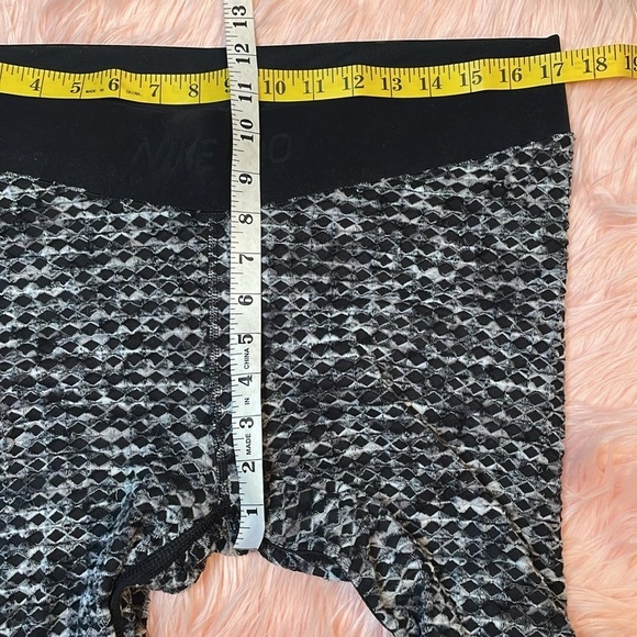 Nike Pro Woman’s Gray & Black Hyper Warm Full Length Training Fleece Leggings - Picture 8 of 9